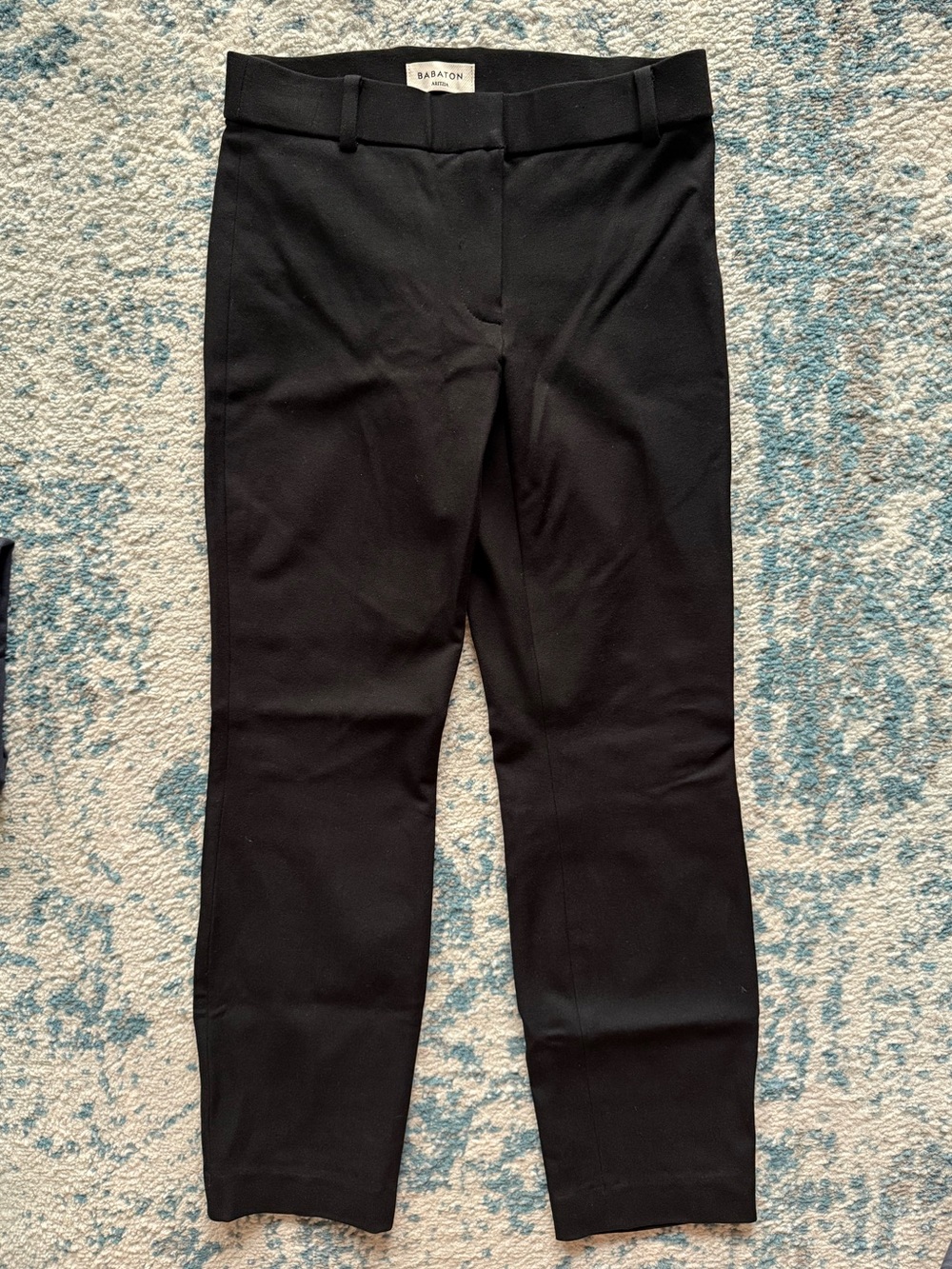 Aritzia Penn Pant
(BRAND NEW with tags) 
Color: BLACK NOIR
Size: 2